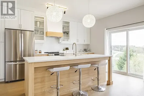 546 Benninger Drive Kitchener ON N2E 0C9