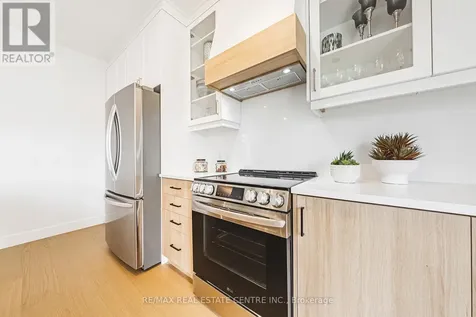 546 Benninger Drive Kitchener ON N2E 0C9