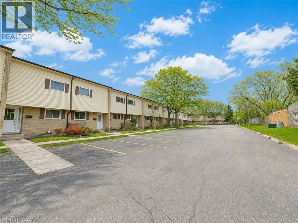 211 Veronica Drive Kitchener ON N2A 2R8