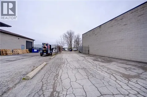 114 Easton Road Brantford ON N3P 1J5
