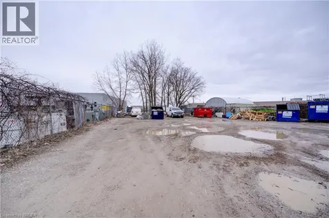 114 Easton Road Brantford ON N3P 1J5