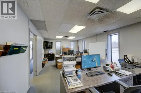 114 Easton Road Brantford ON N3P 1J5