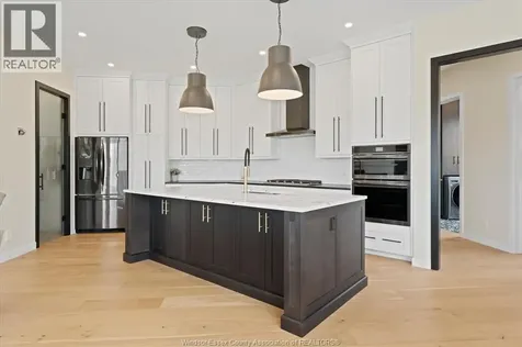 16 York Boulevard Kingsville ON N9Y 0E5
