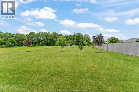 16 York Boulevard Kingsville ON N9Y 0E5
