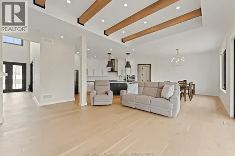 16 York Boulevard Kingsville ON N9Y 0E5
