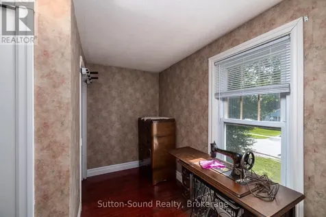 1762 6th Avenue East Owen Sound ON N4K 2V8