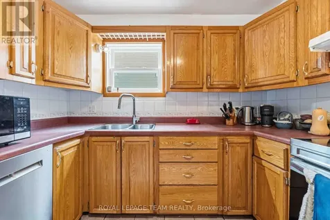 1272 Livingstone Avenue Ottawa ON K1H 7P8