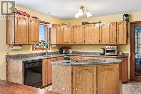 477 Duvernay Drive Ottawa ON K1E 2N7