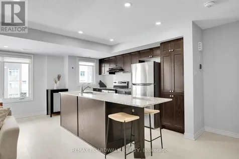 810 Mikinak Road Ottawa ON K1K 5A5