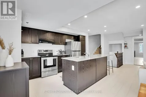 810 Mikinak Road Ottawa ON K1K 5A5
