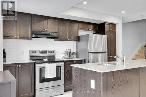 810 Mikinak Road Ottawa ON K1K 5A5