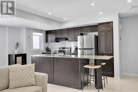 810 Mikinak Road Ottawa ON K1K 5A5