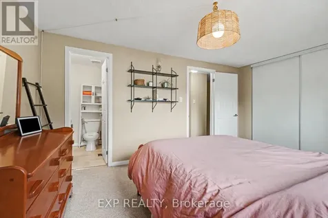 2030 Kelden Crescent Ottawa ON K1B 4X9