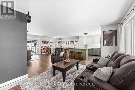 9221 Hickory Drive Strathroy-caradoc ON N7G 3H3