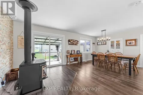 9221 Hickory Drive Strathroy-caradoc ON N7G 3H3