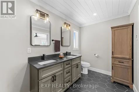9221 Hickory Drive Strathroy-caradoc ON N7G 3H3