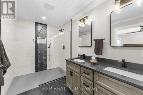 9221 Hickory Drive Strathroy-caradoc ON N7G 3H3