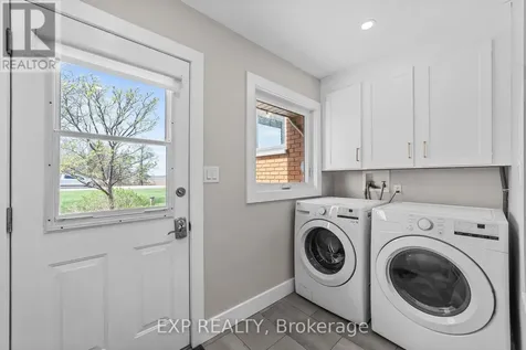 9221 Hickory Drive Strathroy-caradoc ON N7G 3H3
