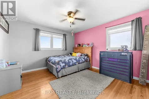 9221 Hickory Drive Strathroy-caradoc ON N7G 3H3