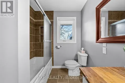 9221 Hickory Drive Strathroy-caradoc ON N7G 3H3