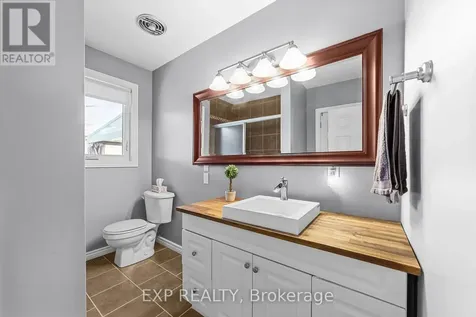 9221 Hickory Drive Strathroy-caradoc ON N7G 3H3