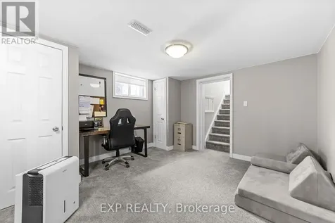 9221 Hickory Drive Strathroy-caradoc ON N7G 3H3