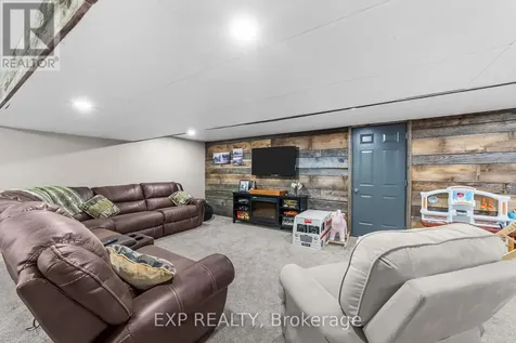 9221 Hickory Drive Strathroy-caradoc ON N7G 3H3