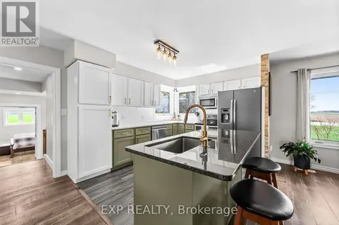 9221 Hickory Drive Strathroy-caradoc ON N7G 3H3