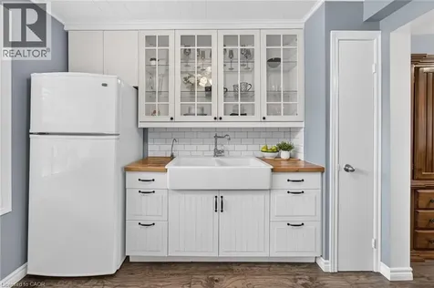 647 Woodward Avenue Milton ON L9T 3K4