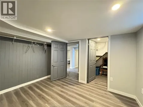 1595 Sun Valley Windsor ON N9C 3R1