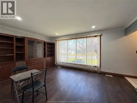 1595 Sun Valley Windsor ON N9C 3R1