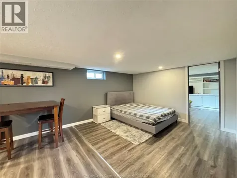 1595 Sun Valley Windsor ON N9C 3R1