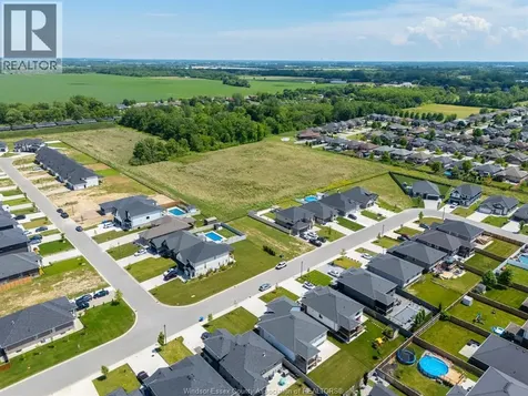 122 Davis Amherstburg ON N9V 0G9