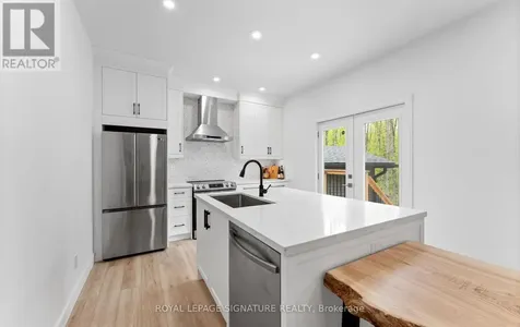 44 Sunnyshore Park Drive Mckellar ON P2A 0B5