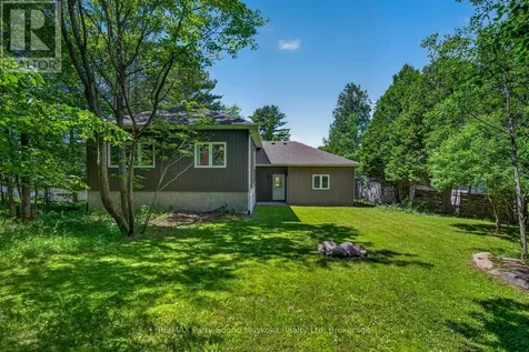 10 Glenrock Road Mcdougall ON P2A 2W9