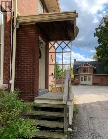 235 10 Street West Owen Sound ON N4K 3R2
