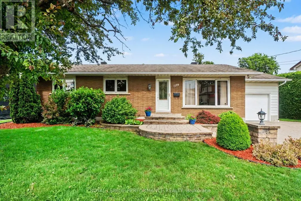 1599 Maxime Street Ottawa ON K1B 3K9