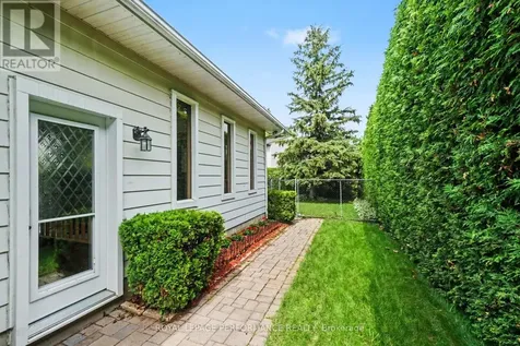 1599 Maxime Street Ottawa ON K1B 3K9