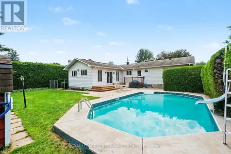 1599 Maxime Street Ottawa ON K1B 3K9