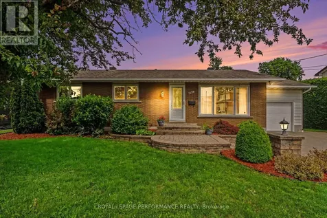 1599 Maxime Street Ottawa ON K1B 3K9