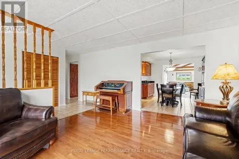 1599 Maxime Street Ottawa ON K1B 3K9