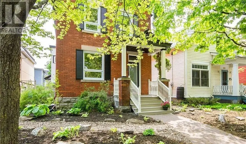 245 Mackay St Street Ottawa ON K1M 2B6