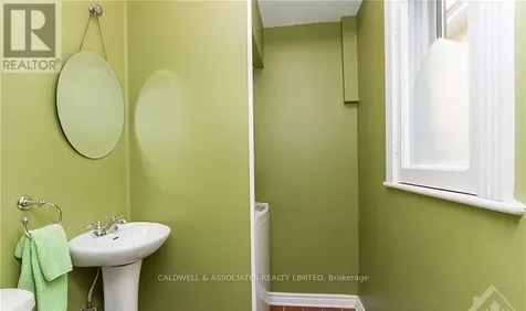 245 Mackay St Street Ottawa ON K1M 2B6