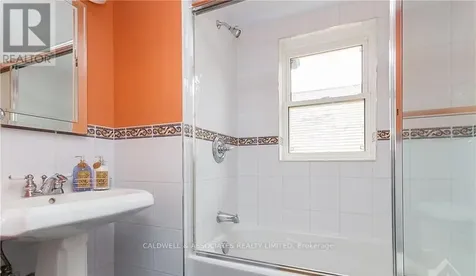 245 Mackay St Street Ottawa ON K1M 2B6