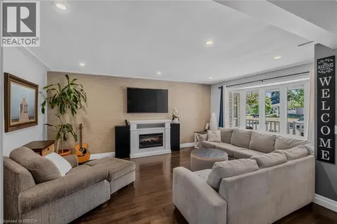38 Brier Park Road Brantford ON N3R 3P7