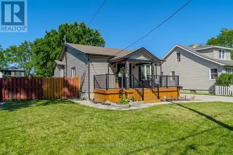 1721 S Cameron Blvd Boulevard Windsor ON N9B 3C9