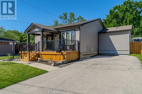1721 S Cameron Blvd Boulevard Windsor ON N9B 3C9