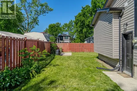 1721 S Cameron Blvd Boulevard Windsor ON N9B 3C9