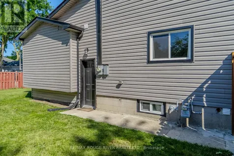 1721 S Cameron Blvd Boulevard Windsor ON N9B 3C9