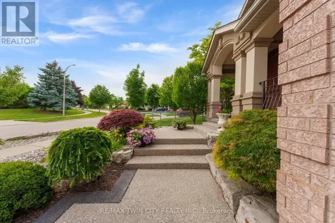 60 Chandos Drive Kitchener ON N2A 3C2